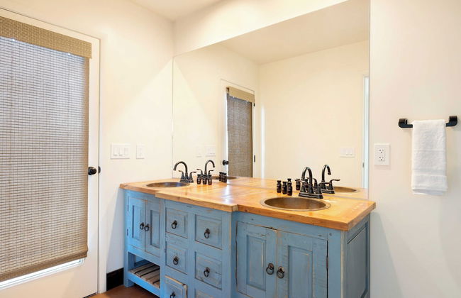 Sleeps 20! Architectural Mansion w/ Pool, Indoor Tennis Court, Game Room Starlight Estate by Avantstay - Foto 40