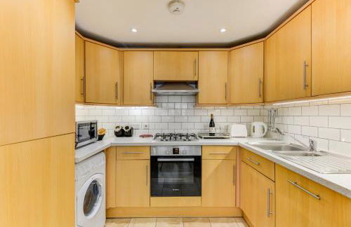 Redhill town centre apartment by Livingo - Foto 10