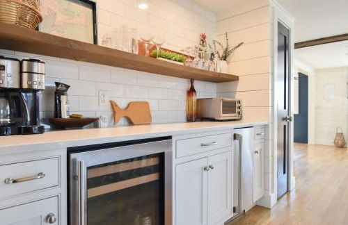 Gorgeous Home 2 Min Walk to Beach - Foto 32