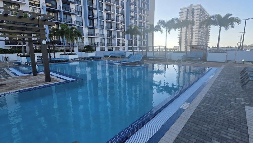 5350 Nw Downtown - Doral Building - We Host - Foto 1, Immagine principale
