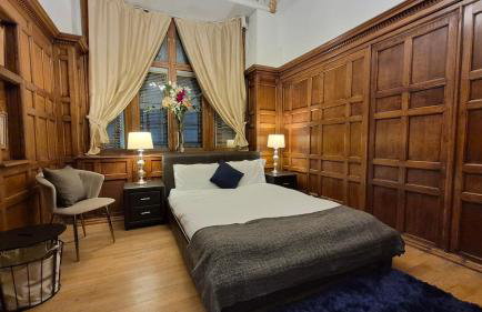 Traditional Victorian West End Apartment - Photo 4