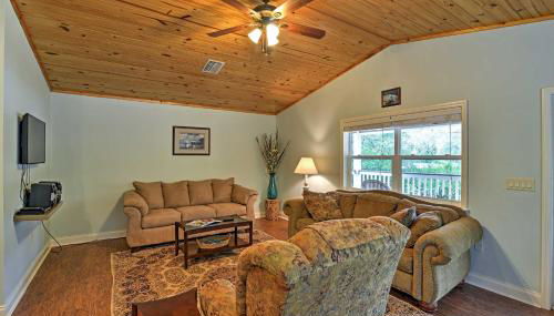 Crystal River Cottage on 1 Acre with Deck and Porch! - Foto 4