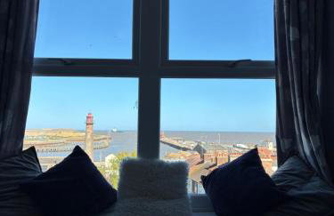 Large family home, sea view, hot tub, beach 5 min walk, dog friendly - Photo 3