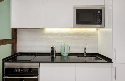 Alfama with Private Patio & Barbecue - Foto 13