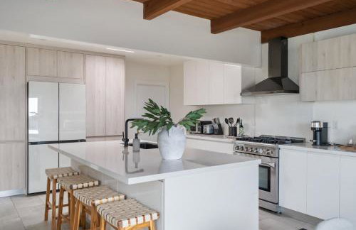 NEW Cozy Modern Home with Hot Tub and Ocean Views - Foto 15