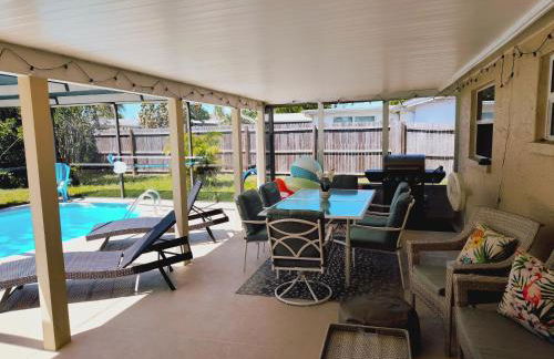 Heated & Screened in Pool - Photo 15