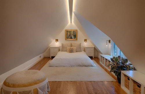 Timeless Elegance-5BR 1930s Home - Photo 15