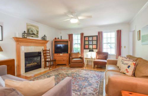 Home w outdoor spaces near Long Pond - Foto 7