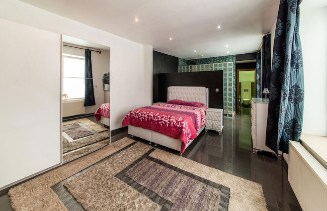 Modern Holiday Home in Verviers With Indoor Pool - Foto 9