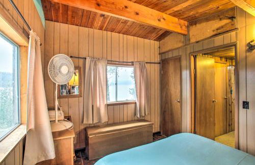 Remote Escape Serene Lakeside Cabin with Beach - Foto 15