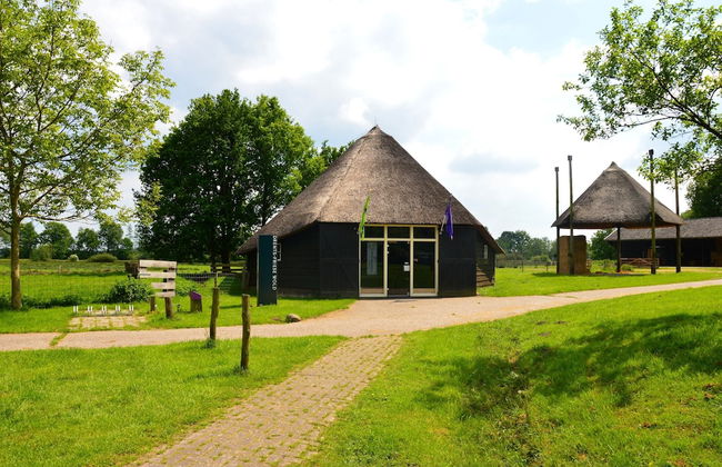 Detached Bungalow With Outdoor Fireplace - Foto 40