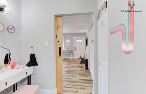 The Moose #10 - Stylish Loft with King Bed, Free Parking & Wi-Fi - Foto 50