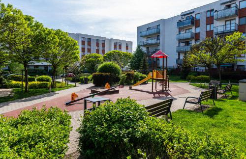 Rodzinny relaks z ogrodem i garażem - Foto 11