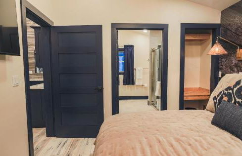 Valley View Resort Cabin #2, 1-Bed, Modern-Luxury with Hot Tub in Canaan Valley, WV - Photo 8