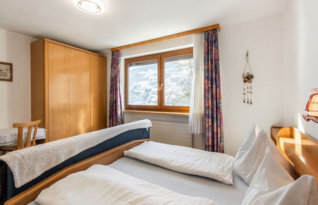 Chalet in Hainzenberg Near Ski Slopes - Photo 11