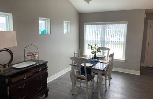 Modern 3-bedroom condo with gas fireplace - Foto 9