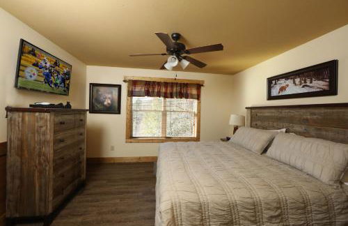 Splash Time Cinema - Six Bedroom Chalet - Photo 20