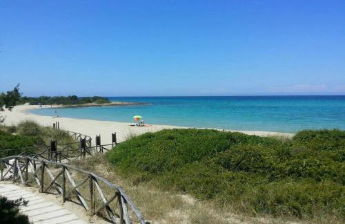 Luxury Ostuni Beachfront Villa with Pool & Private Parking - Foto 2
