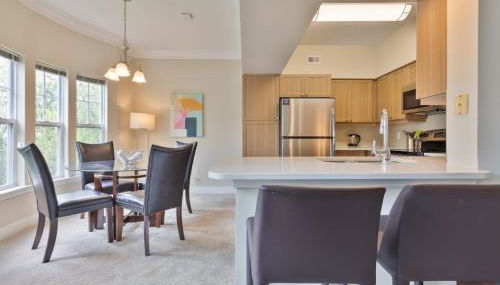 Modern Apt with Private Garage - Foto 3