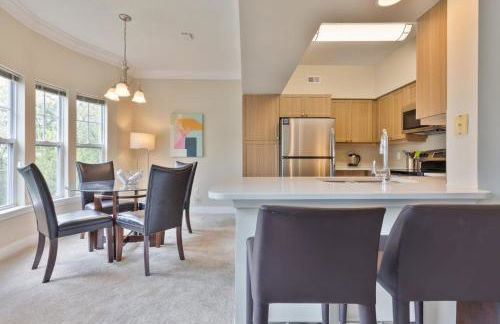 Modern Apt with Private Garage - Foto 3