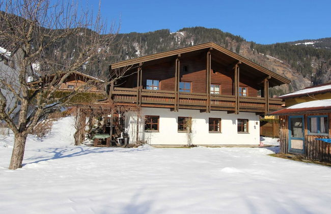 Chalet in Goldegg Near Ski Slopes - Photo 1