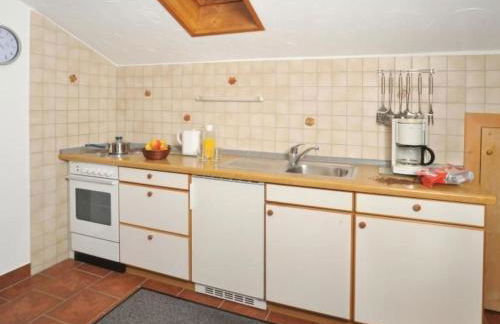 Apartment Komfortable Ferienwohnung mit herrlichem Bergblick by Interhome - Foto 4