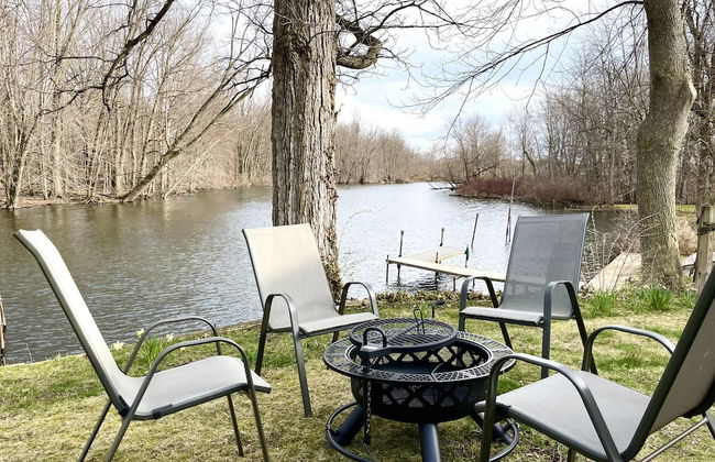 Relaxing Riverside 10 Minutes to Shipshewana - Photo 5