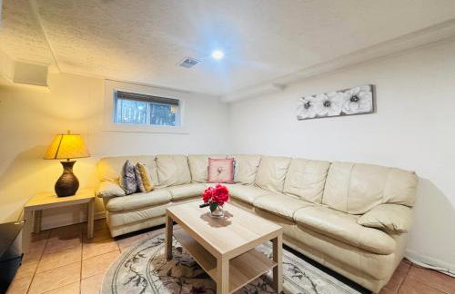 Entire 4 bedroom familyfriendly basement apartment, MetroWalk - Foto 10