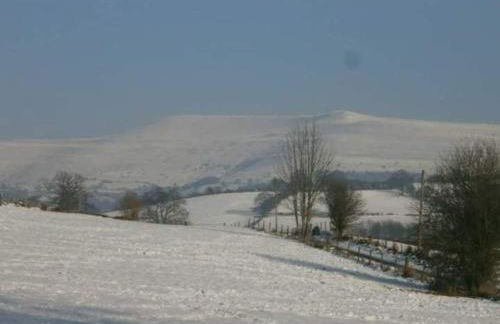Cosy couples bolthole heart of Brecon Beacons - Photo 12