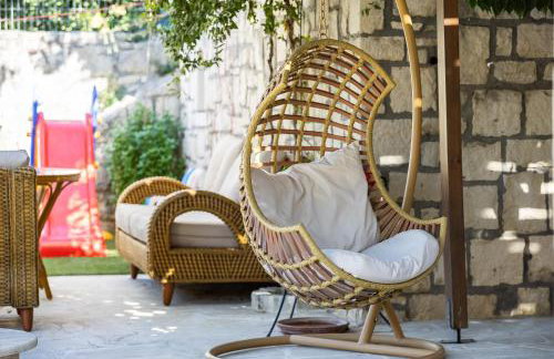 Captain's Hyatt - Photo 7