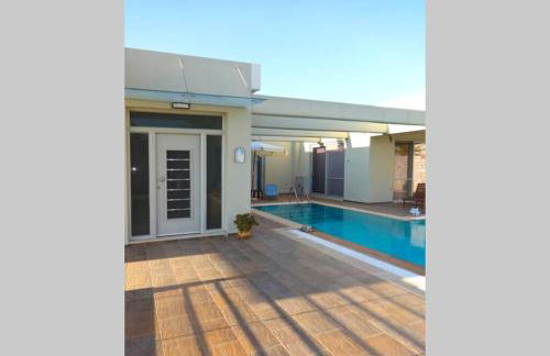 Modern Luxury Villa with Pool, just 5min to sea - Foto 22