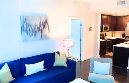 The Luxe -Highrise, Balcony, Year-round Pool, City View! - Foto 30