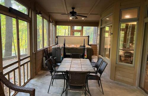 Woodshores Retreat - cozy retreat, hot tub, Lk MI - Photo 41