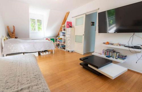 230m2 sur 3800m2 - jacuzzi 6 places - 16pers max - Foto 5