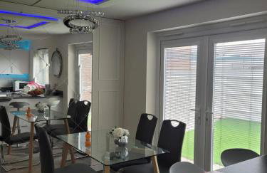 Spacious Luxurious Serviced Accommodation 5 - Photo 24