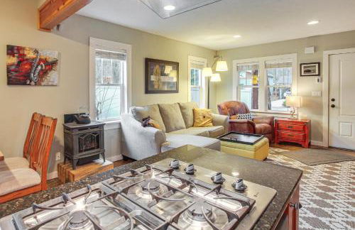 Walk to Town and Beaches! Cozy Home in Coeur dAlene - Foto 10