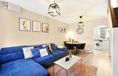 Bright 2BR Aylesbury Home, Sleeps 4, Parking, Work, Leisure, Friendly - Foto 9