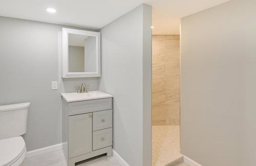 Hampton Bays Retreat Walk to Squires Beach! - Foto 14