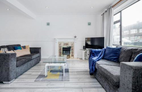 Bright and spacious home with free parking and garden - Foto 3