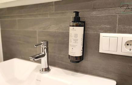 HOMELY STAY Studio P1 - Elegant Self-Check-in Studio-Apartment in Munich -with Kitchen and Washing Machine - Foto 18