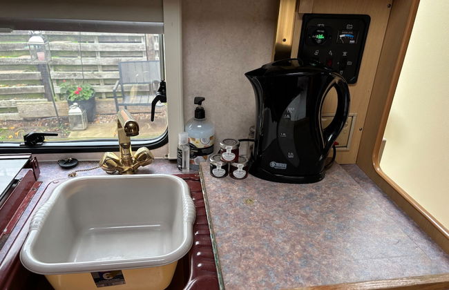 Motorhome in Hinckley- Sleeps 3- Pet Friendly - Foto 8