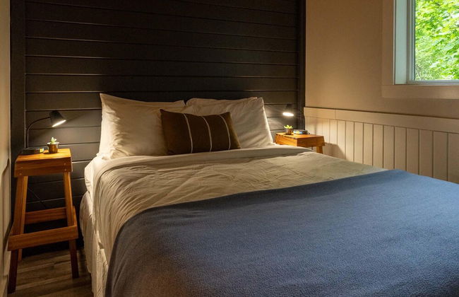 Barefoot Villas Cabin 1 Beaver w/ Hot tub - Photo 6