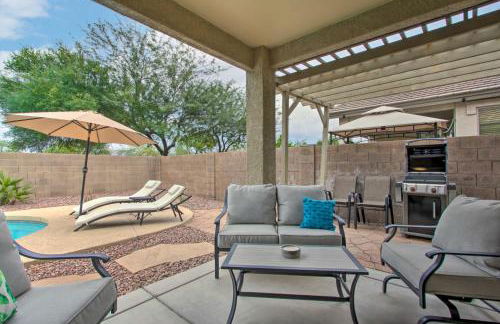 Sunny Surprise Vacation Rental with Pool, Near Golf! - Foto 1