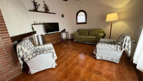 Casa con Gran Jardín Privado y Piscina Comunitaria en Torroella de Montgrí - ES-323-44 - Foto 4