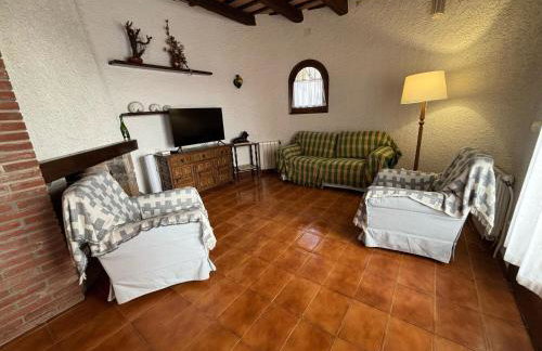 Casa con Gran Jardín Privado y Piscina Comunitaria en Torroella de Montgrí - ES-323-44 - Foto 4