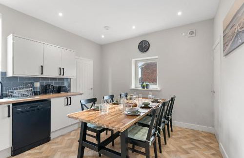 Whitehill - 3-Bed Home from Home, Sleeps 7, Great for Groups & Workers, FREE Parking & Netflix - Hosted by Stay Host Save - Photo 38
