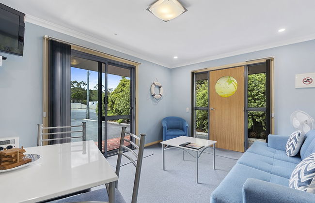 Strahan Bungalows - Photo 9