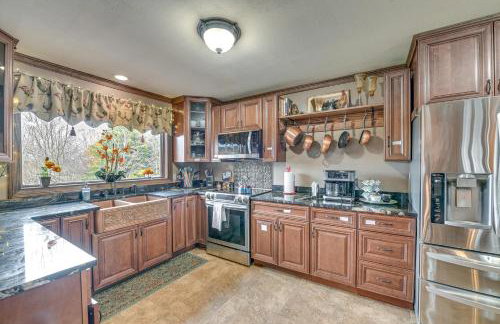 Beautiful and Unique Farmhouse 15 Mi to Saratoga - Foto 4