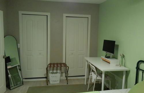 King Bed Creekfront Retreat in Jacksonville - Photo 44