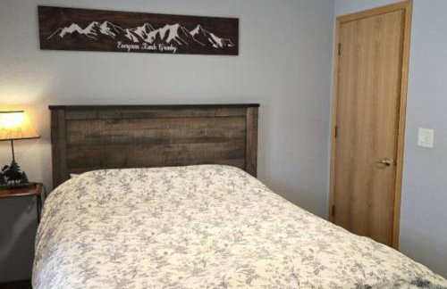 Evergreen Ranch Family Vacation Home, Sleeps 8, Private Hot Tub - Foto 13
